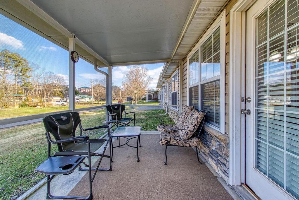 A Happy Cottage- Get 951 Worth Of Free Area Attraction Tickets For Each Paid Day! Pigeon Forge Bagian luar foto